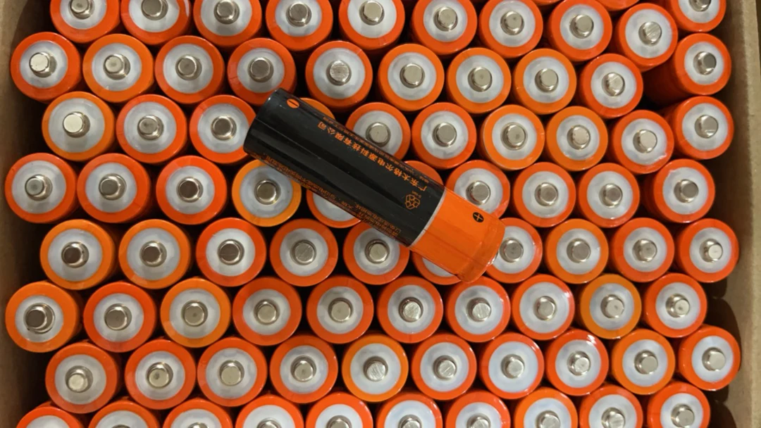 黑橙18650尖头电池6个
