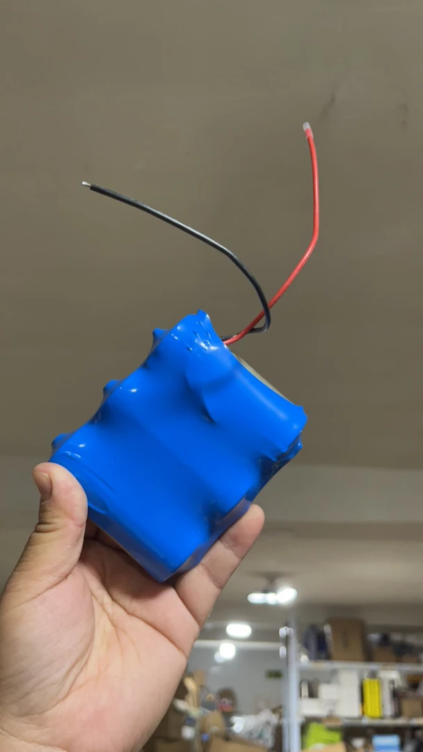 电池组1个（3节32650）