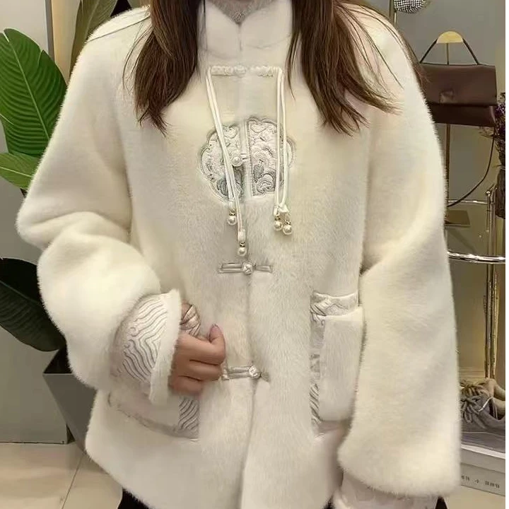 6178 秋冬新女士国风盘扣时尚外套 三楼