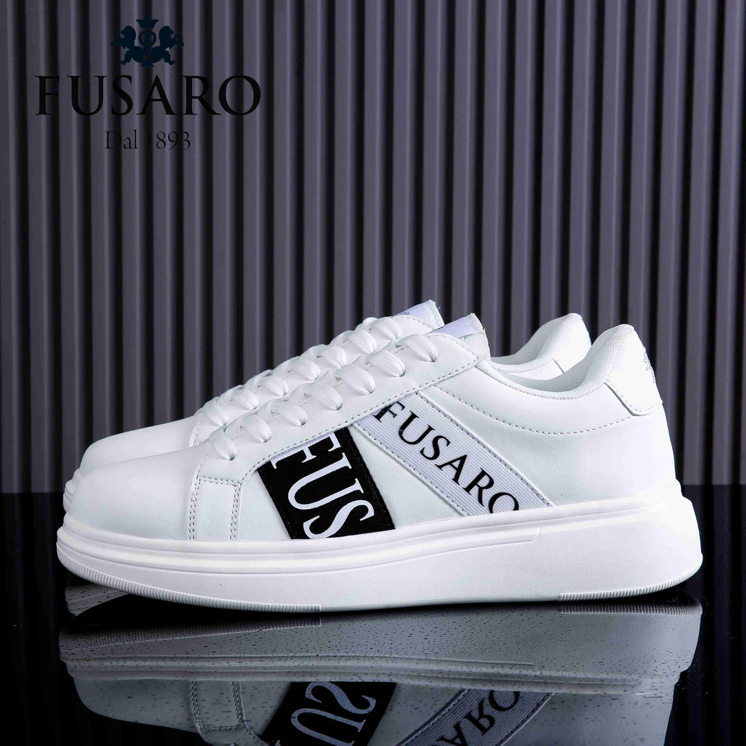 男鞋舒适新款四季男士休闲皮鞋韩版潮流百搭运动潮鞋男款小白板鞋