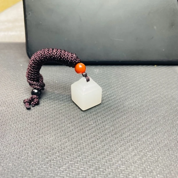 新疆金丝玉秤心如意挂件 多样性/拍一发一(尺寸约： 13.7*18.3mm)