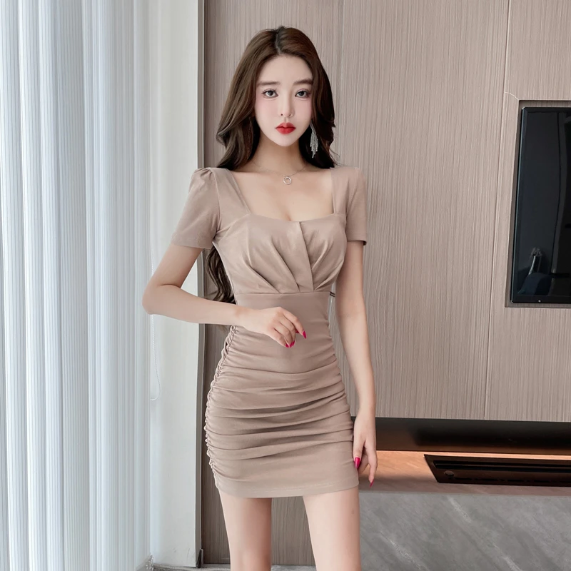 御姐气质收腰显瘦连衣裙超显身材性感低胸方领褶皱修身裙子包臀裙