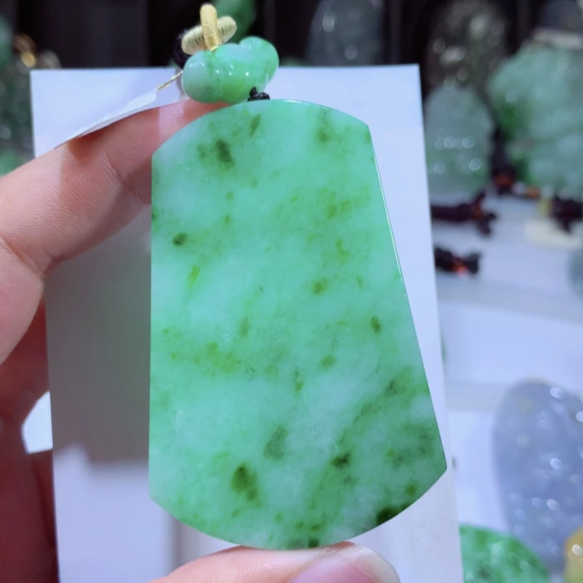 缅甸天然A货翡翠飘阳绿无事牌吊坠