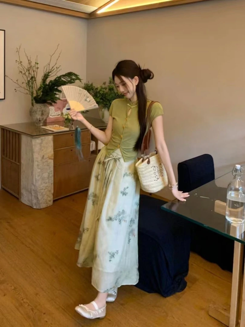 新中式套装女小众镂空盘扣T恤2025年夏季国风印花半身裙两件套