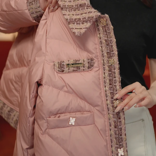 七七 2024冬季羊毛拼接白鸭绒小香风时尚羽绒服外套女W45Q30989