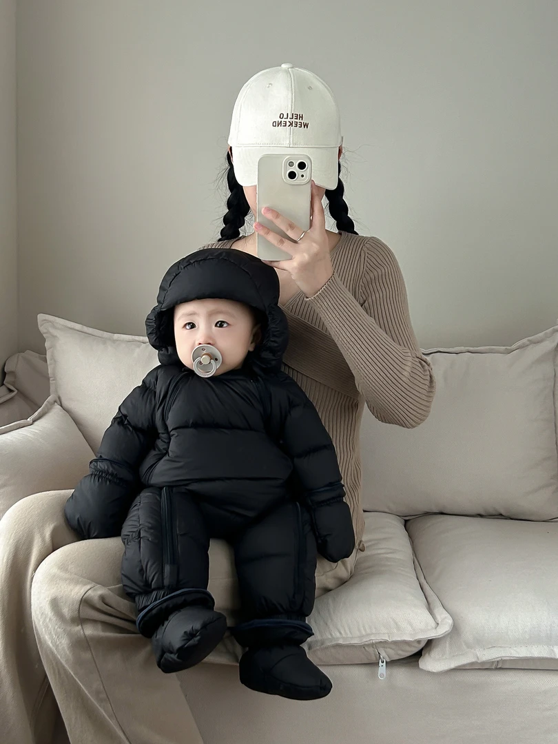 反季婴儿连体衣羽绒服冬季轻薄保暖1岁宝宝羽绒抱衣婴幼儿外出2服
