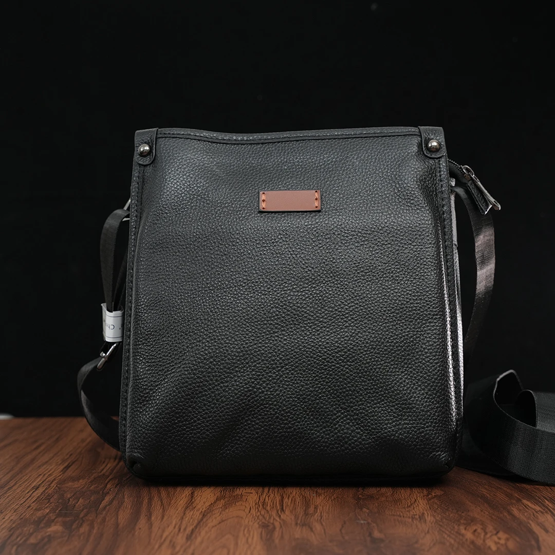 新款真皮单肩包斜跨包头层牛皮男多隔层大容量邮差包潮流韩版