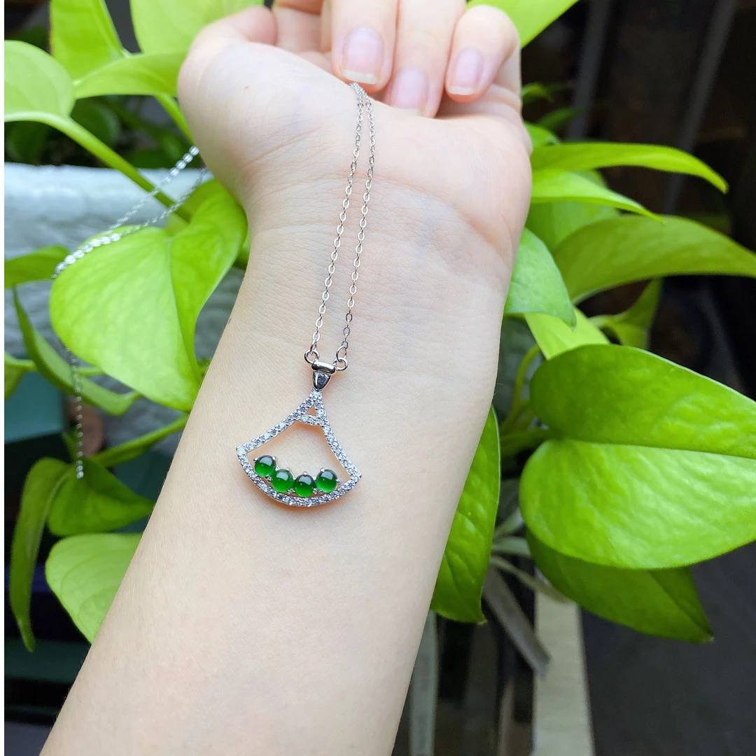 s925银镶嵌天然A货翡翠扇形吊坠冰绿蛋面百搭-多样性发货灵动