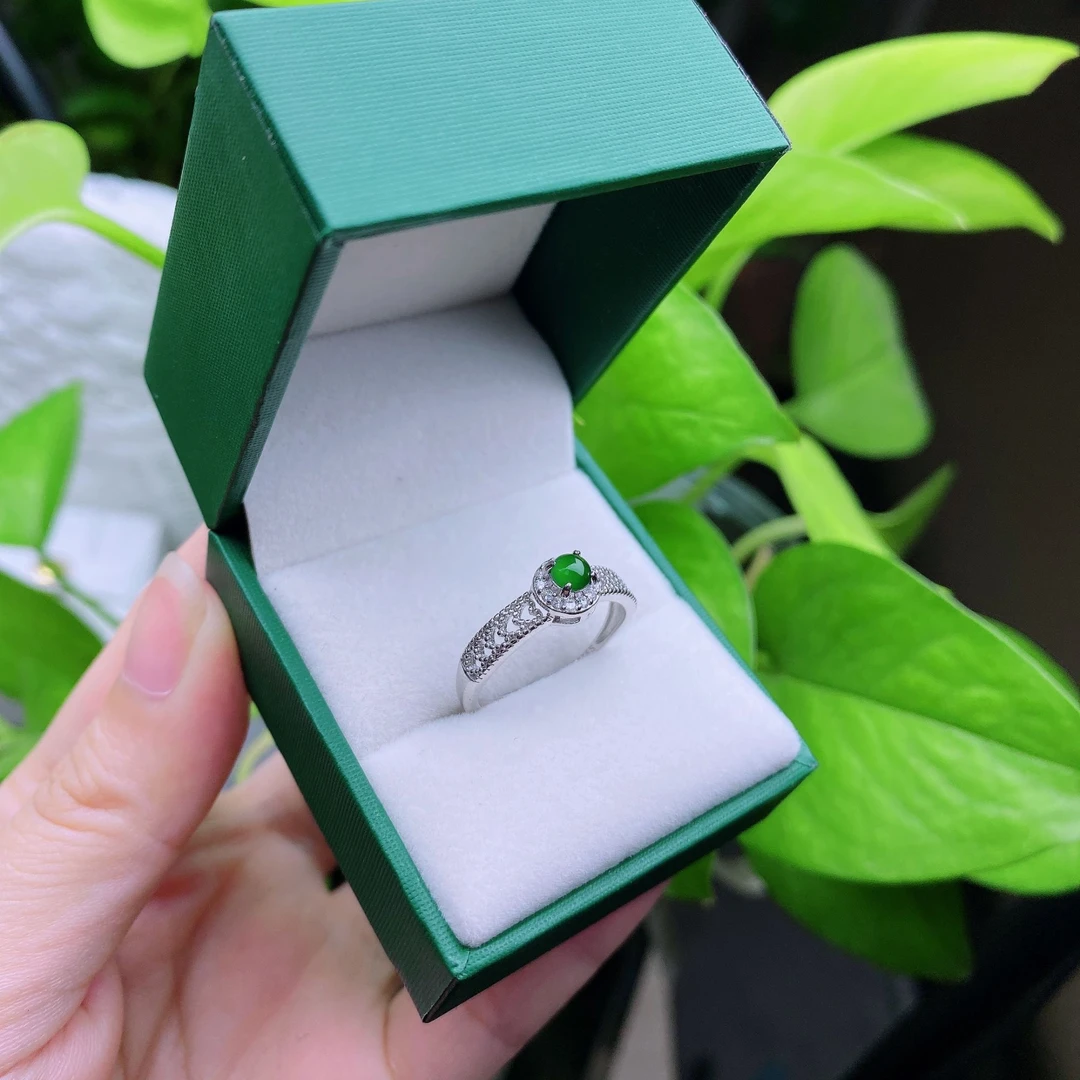 天然A货翡翠S925银镶嵌个性蕾丝绿蛋面时尚戒指—多样性发货时尚