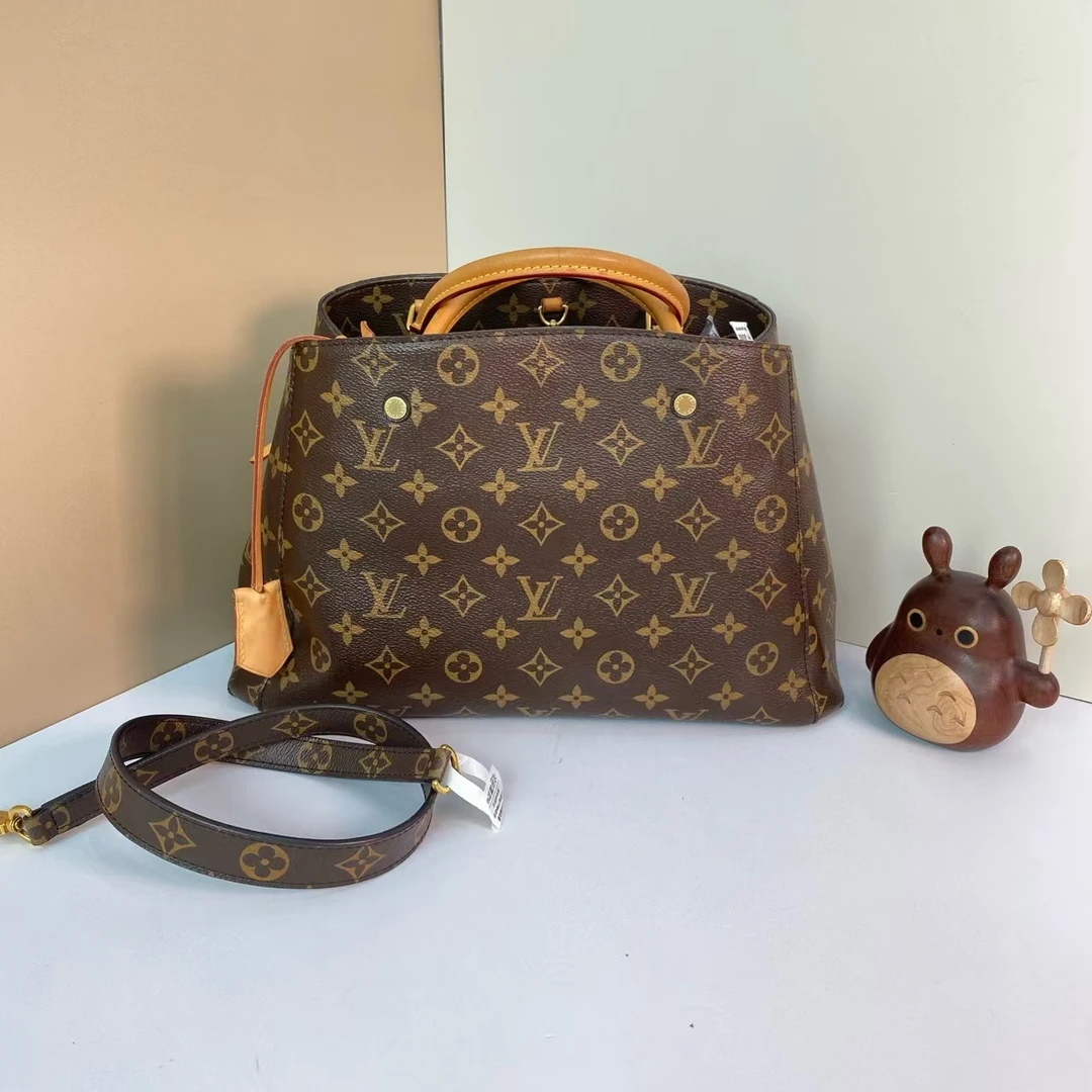 95新 LouisVuitton/路易威登 95新LV路易威登蒙田中号 TR3166