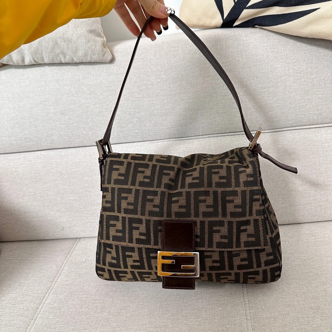 95新 FENDI/芬迪 FENDI小胖丁腋下包