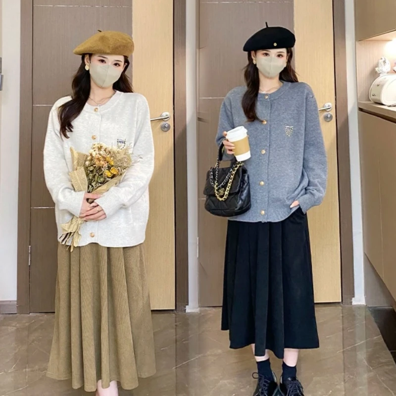大码孕妇秋冬套装新款韩版时尚显瘦洋气长袖复古刺绣毛衣针织外套