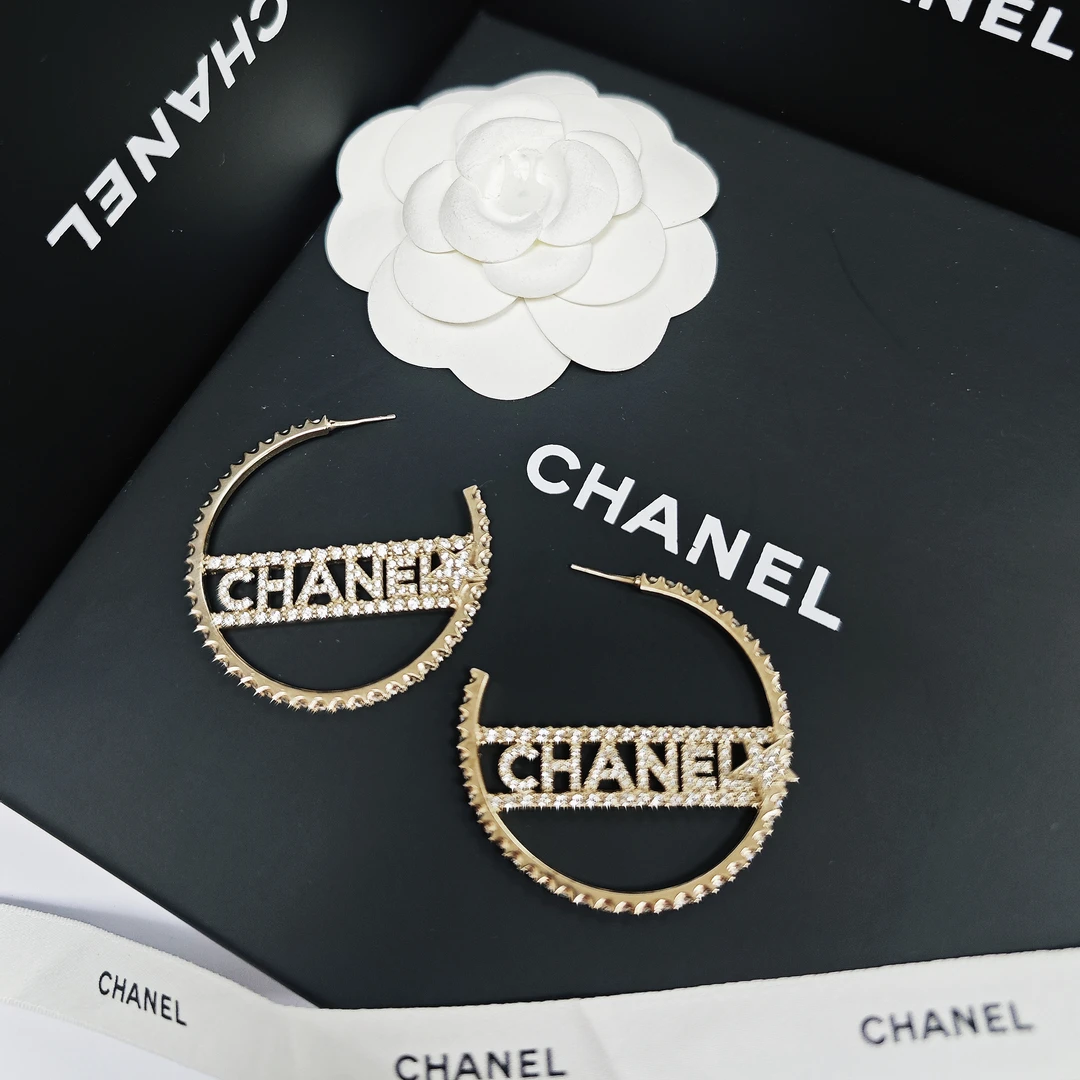 全新未使用 Chanel/香奈儿 耳环气质时尚百搭圈圈镶钻