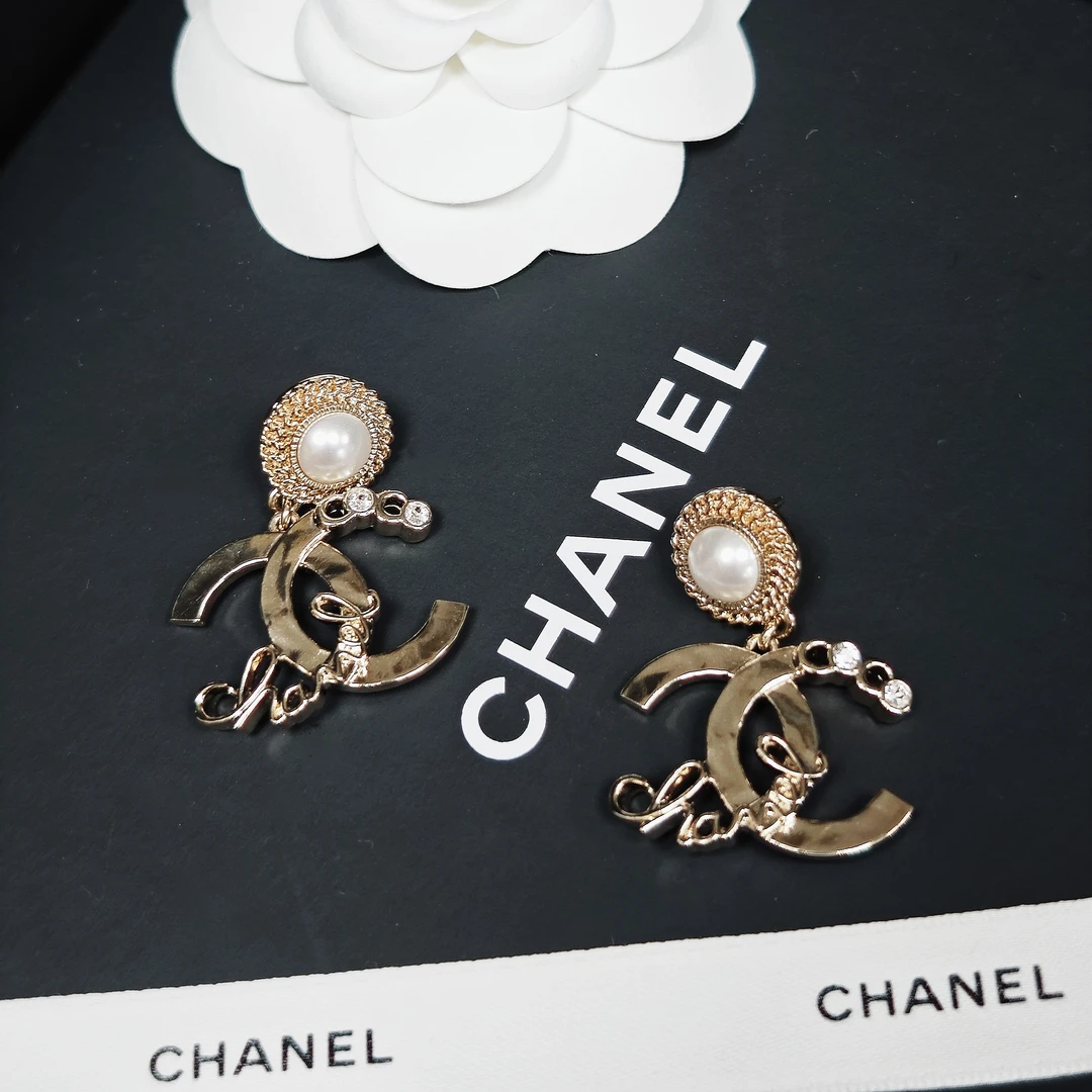 全新未使用 Chanel/香奈儿 耳环经典气质时尚珠珠