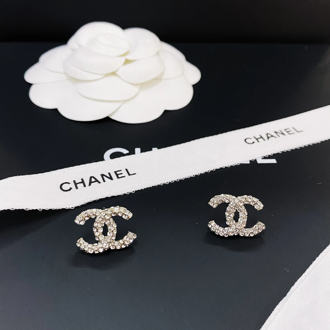 全新未使用 Chanel/香奈儿 耳钉/气质/时尚/经典/带钻/满钻/精致