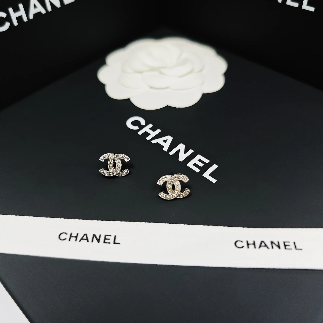 全新未使用 Chanel/香奈儿 耳钉时尚经典百搭精致气质金色镶钻