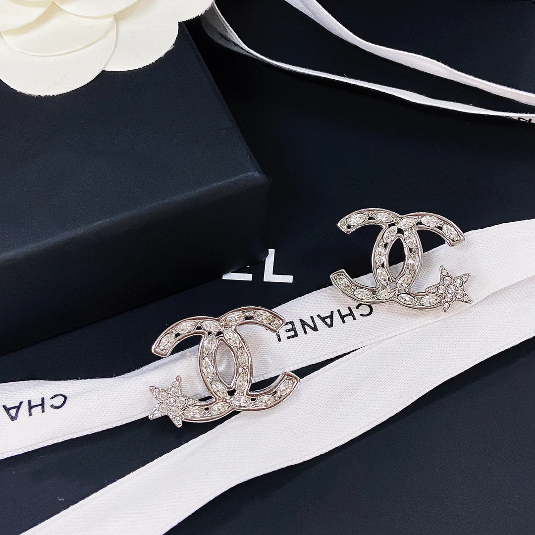 全新未使用 Chanel/香奈儿 耳钉/气质/时尚/五芒星/镶钻/经典/