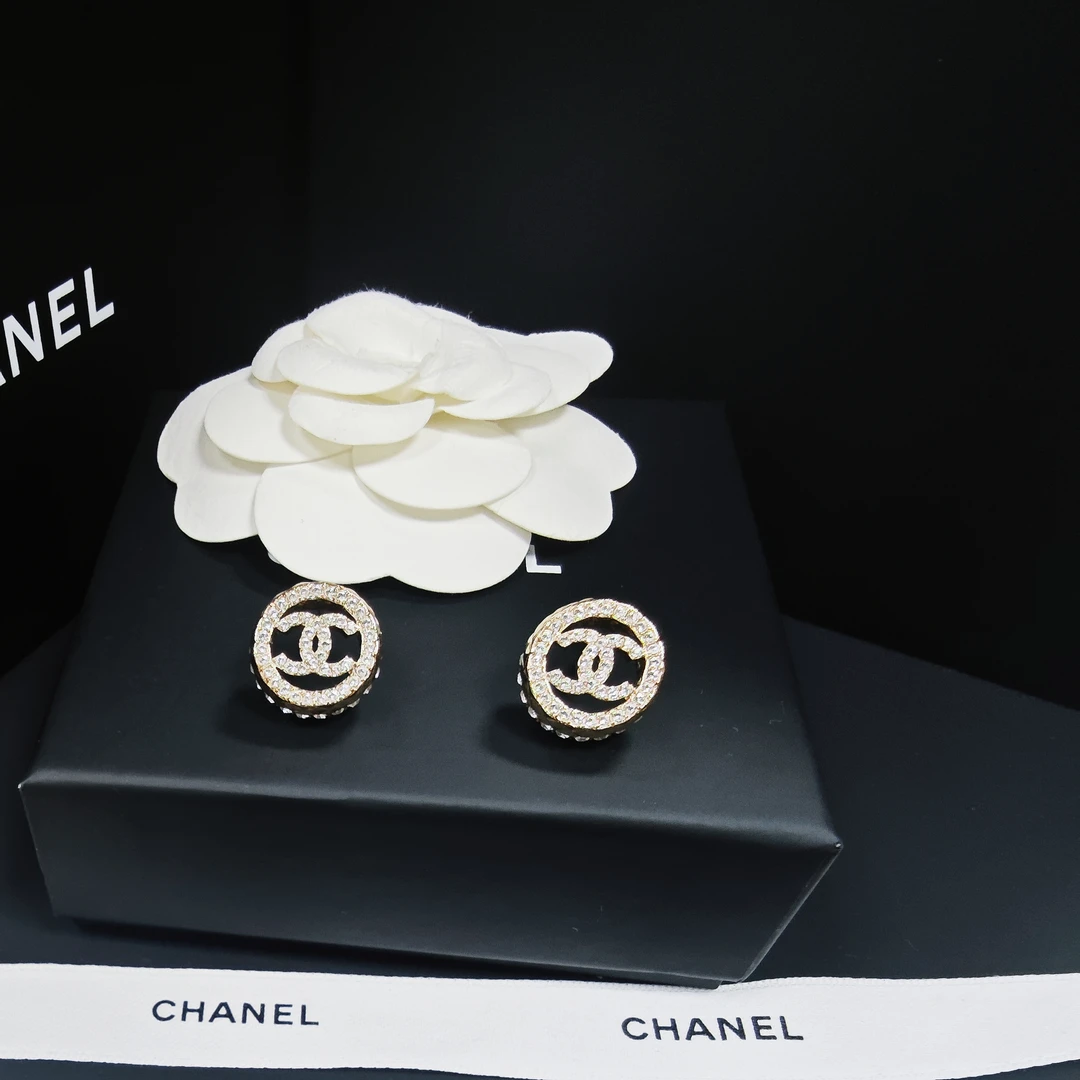 全新未使用 Chanel/香奈儿 耳钉气质圆形经典精致圈圈满钻百搭