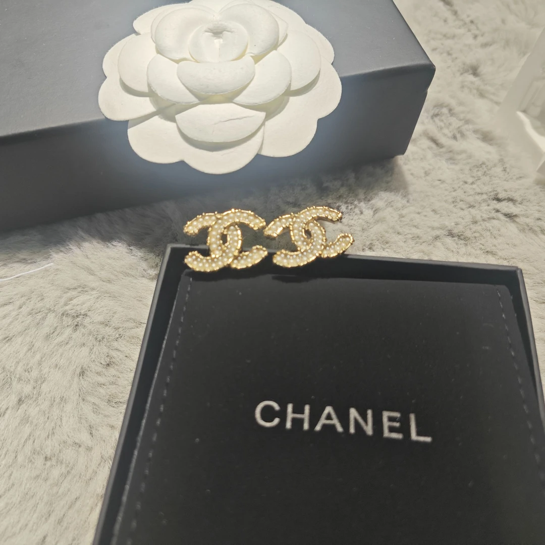 全新未使用 Chanel/香奈儿 满钻/经典双C/镶钻/耳钉