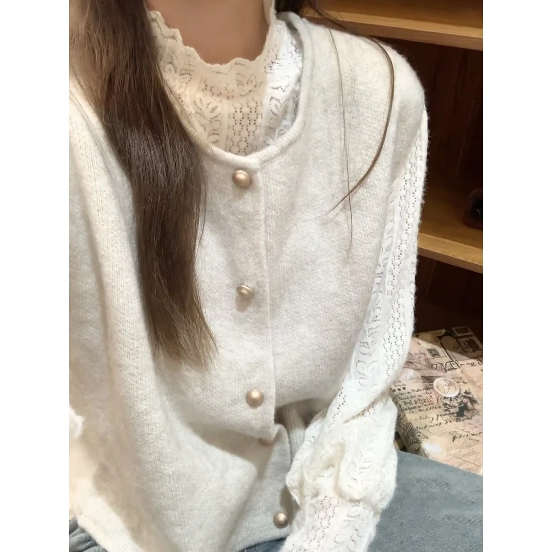 温柔半高领蕾丝打底衫镂空上衣女秋冬宽松减龄针织马甲开衫套装