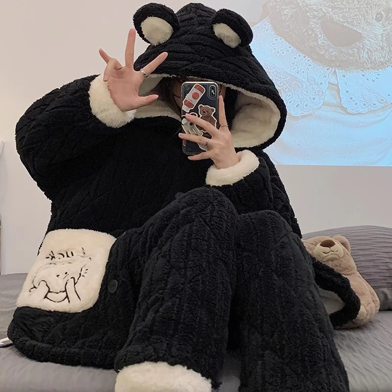 睡衣女秋冬季三层夹棉法兰绒加厚珊瑚绒可爱保暖连帽款家居服套装