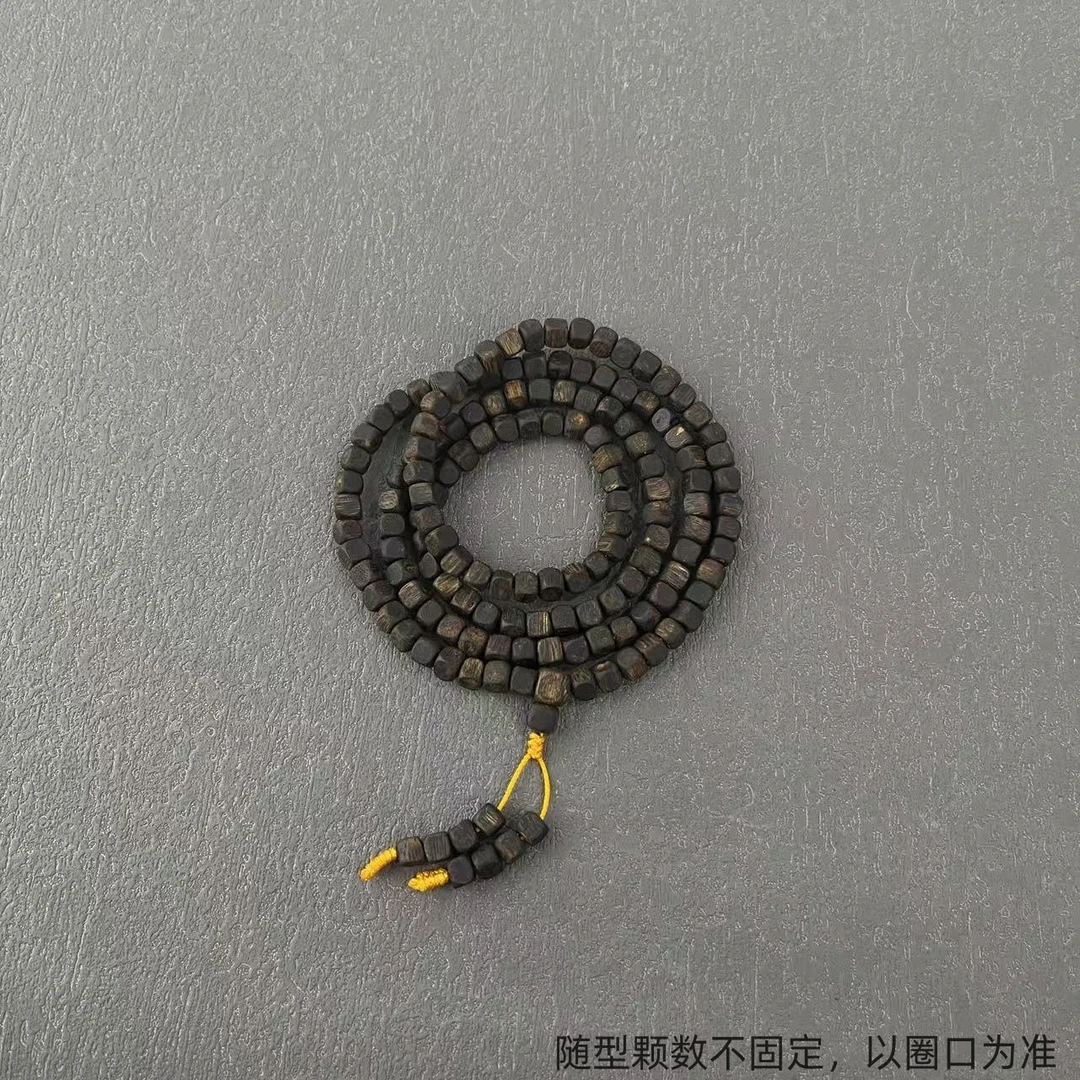 （0023）c莺歌绿棋楠随型四方珠多圈沉香手串 多样性发货一条