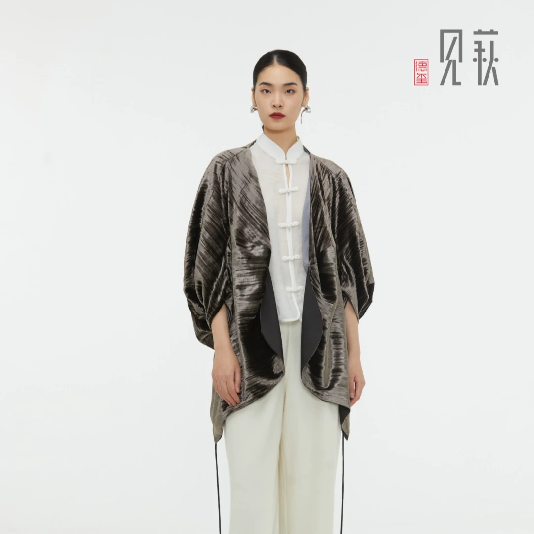 德玺见萩 桑蚕丝丝绒压褶短外套 QZWE4S234