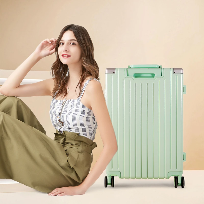 微瑕不影响使用（介意勿拍）501-530万向轮海关锁拉杆箱9910