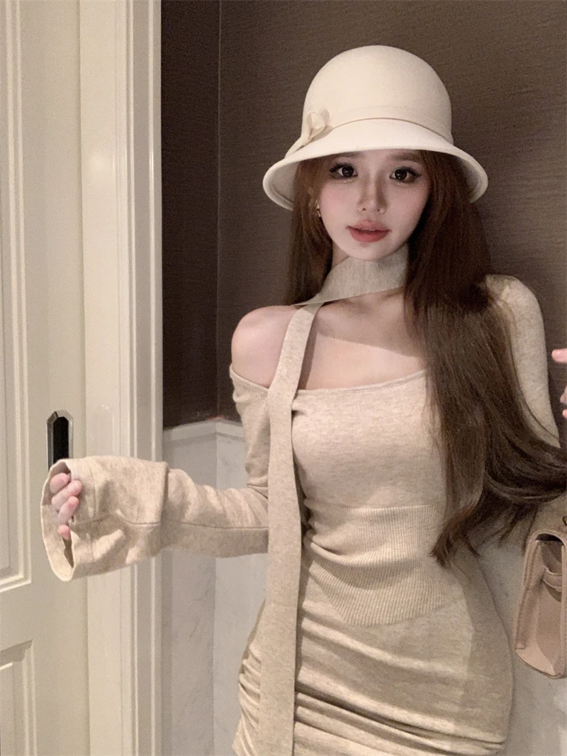 秋冬辣妹露肩包臀小妈裙美拉德打底内搭裙子名媛挂脖针织连衣裙女