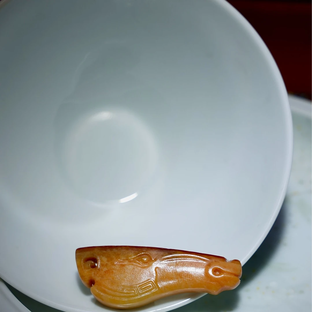 和田玉双面雕刻马头