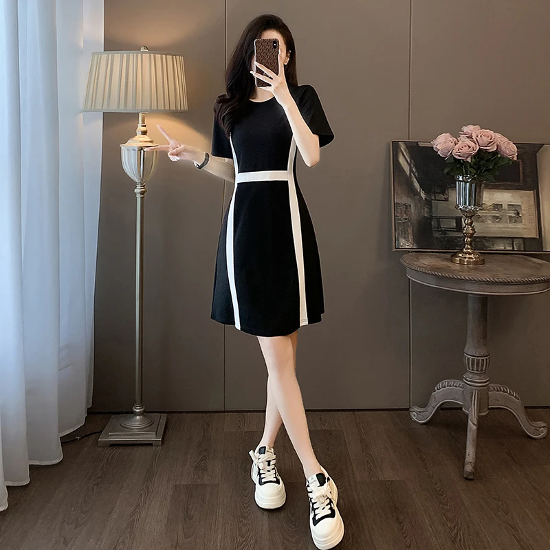 黑色休闲连衣裙女夏季显瘦小个子撞色高档气质小黑裙通勤时尚裙子