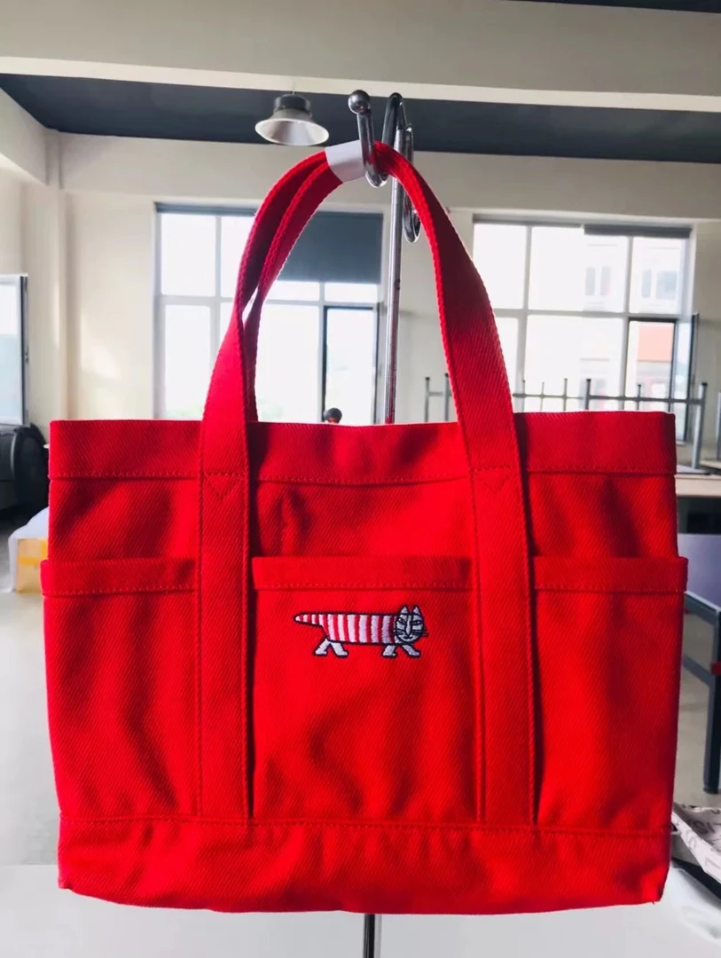 5月14日清货！！<Lisa猫>刺绣日系卡通手拎包便当包上班31.5*24.5CM