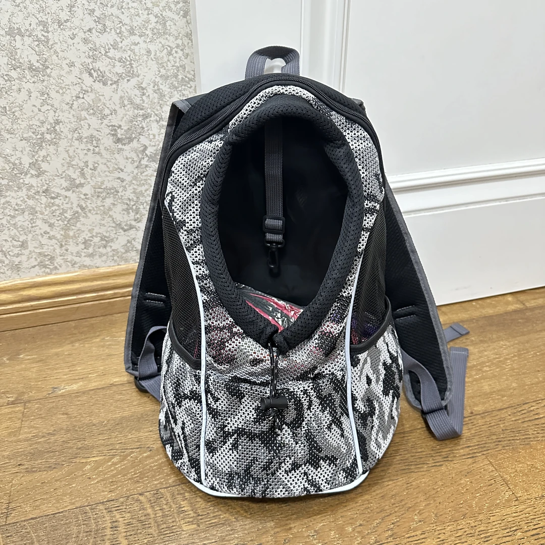 解放双手，轻松带宠物出门，时尚宠物背包 6122