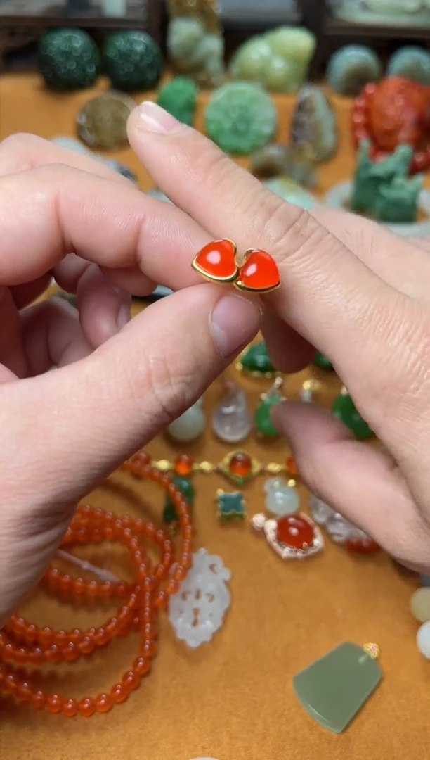 【闪购商品】南红玛瑙颈饰银S925镶嵌爱心耳钉01  多样性发货