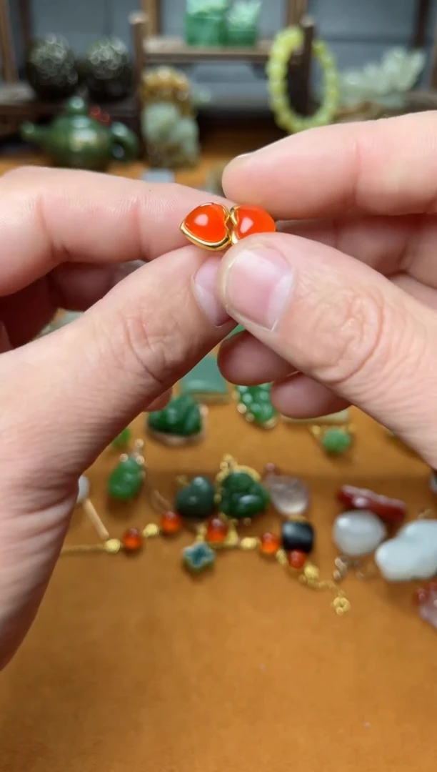 【闪购商品】南红玛瑙颈饰银S925镶嵌爱心耳钉01