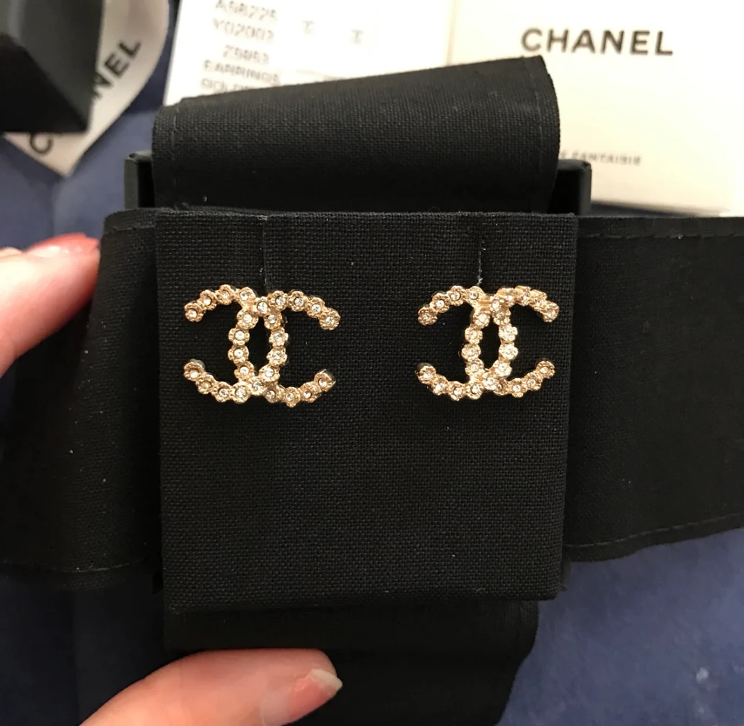 99新 Chanel/香奈儿 金色复杂耳钉/xm20275