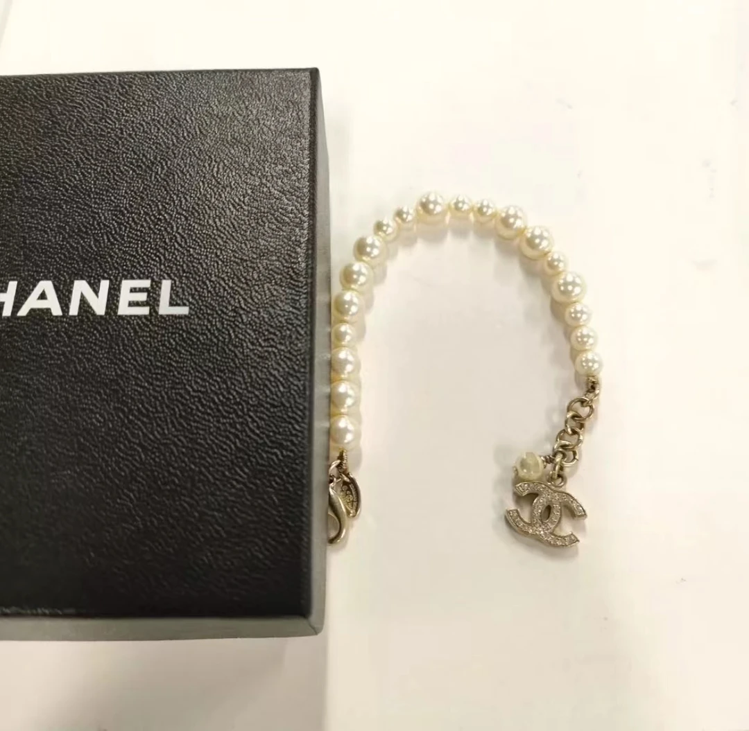 99新 Chanel/香奈儿 满钻金色手链/ xm30667