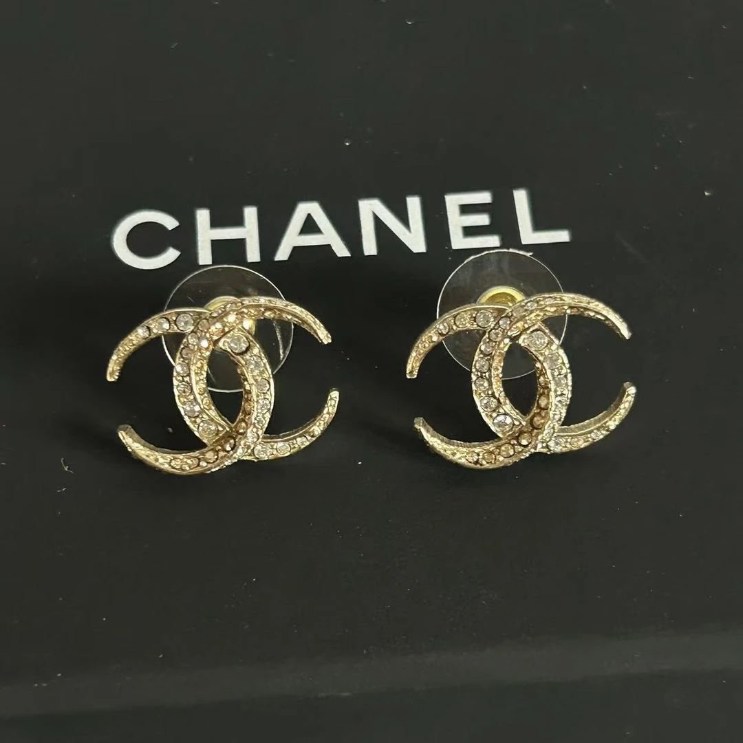 99新 Chanel/香奈儿 金色满钻月牙双c耳钉/xm20955