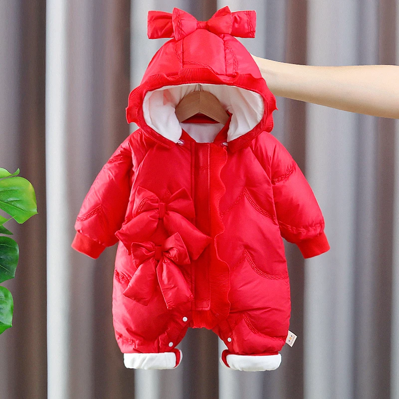 婴儿棉袄冬季连体衣新生儿加绒百天哈衣女宝宝可爱外出服加厚爬服