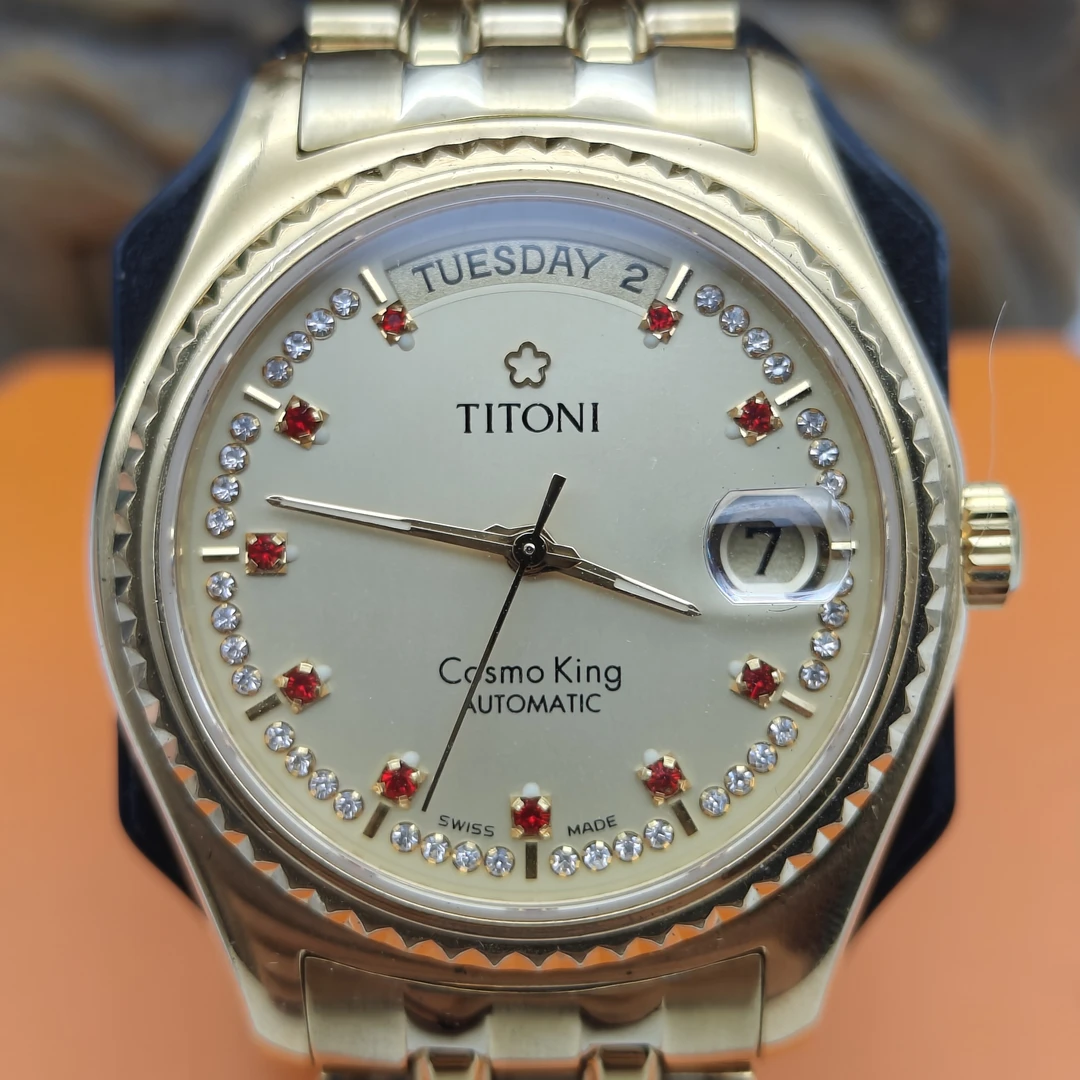 95新 Titoni/梅花 宇宙系列/表径37.5mm/公价13000