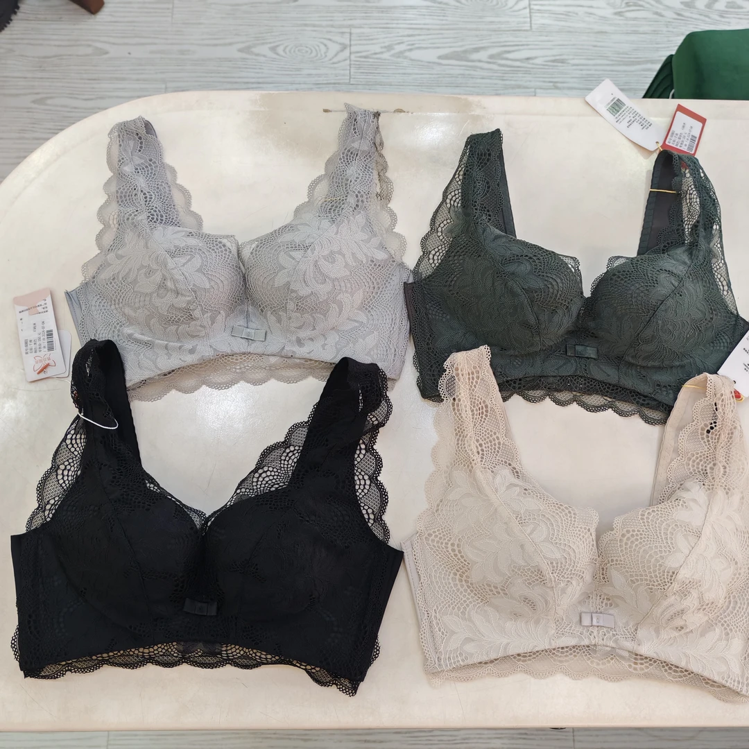 150米背心式蕾丝乳胶聚拢内衣