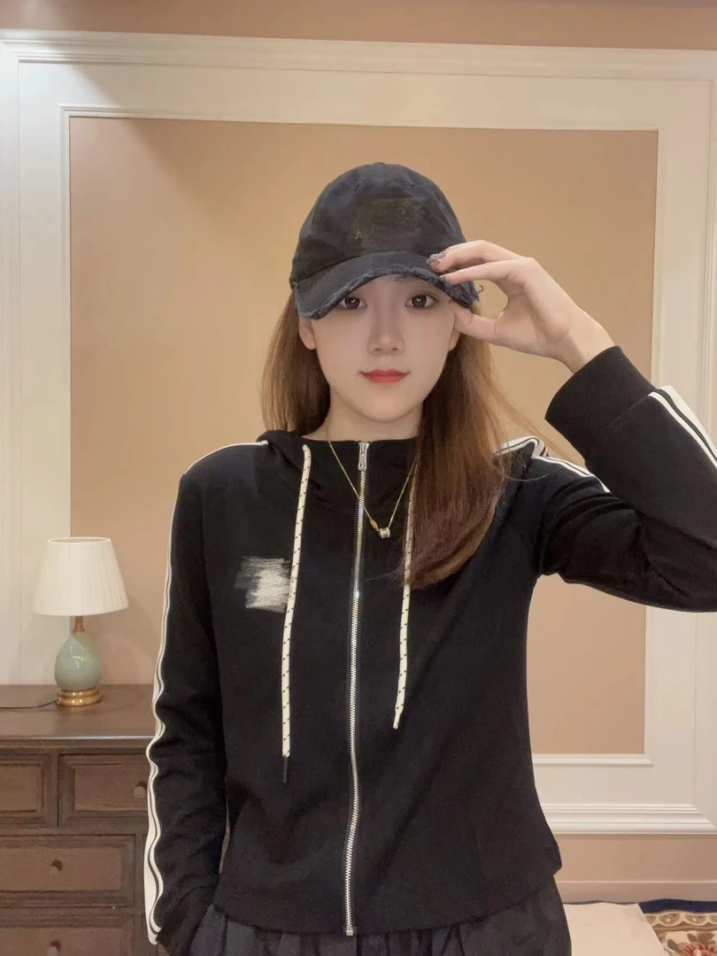 【soso外套QC】秋季显瘦刺绣连帽外套