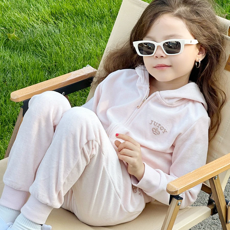 秋季女童宝宝运动天鹅绒洋气时髦时尚休闲套装儿童修身连帽两件套