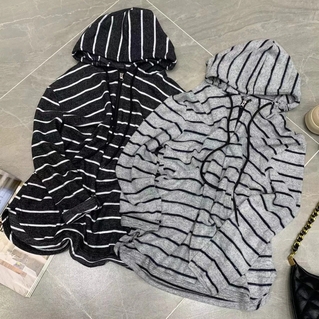 Z.X 磨毛撞色条纹连帽T恤 772