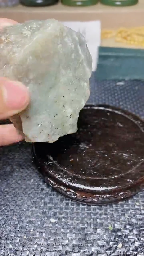 【闪购商品】和田玉202未镶嵌原石毛料有瑕疵