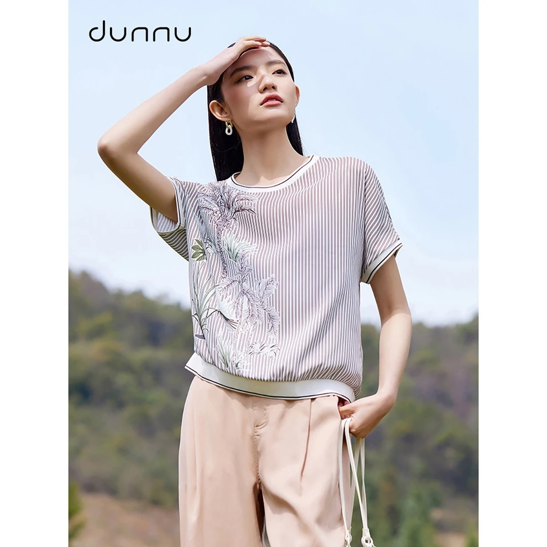 敦奴dunnu夏商场同款短袖时尚圆领宽松版条纹印花上衣DR230940