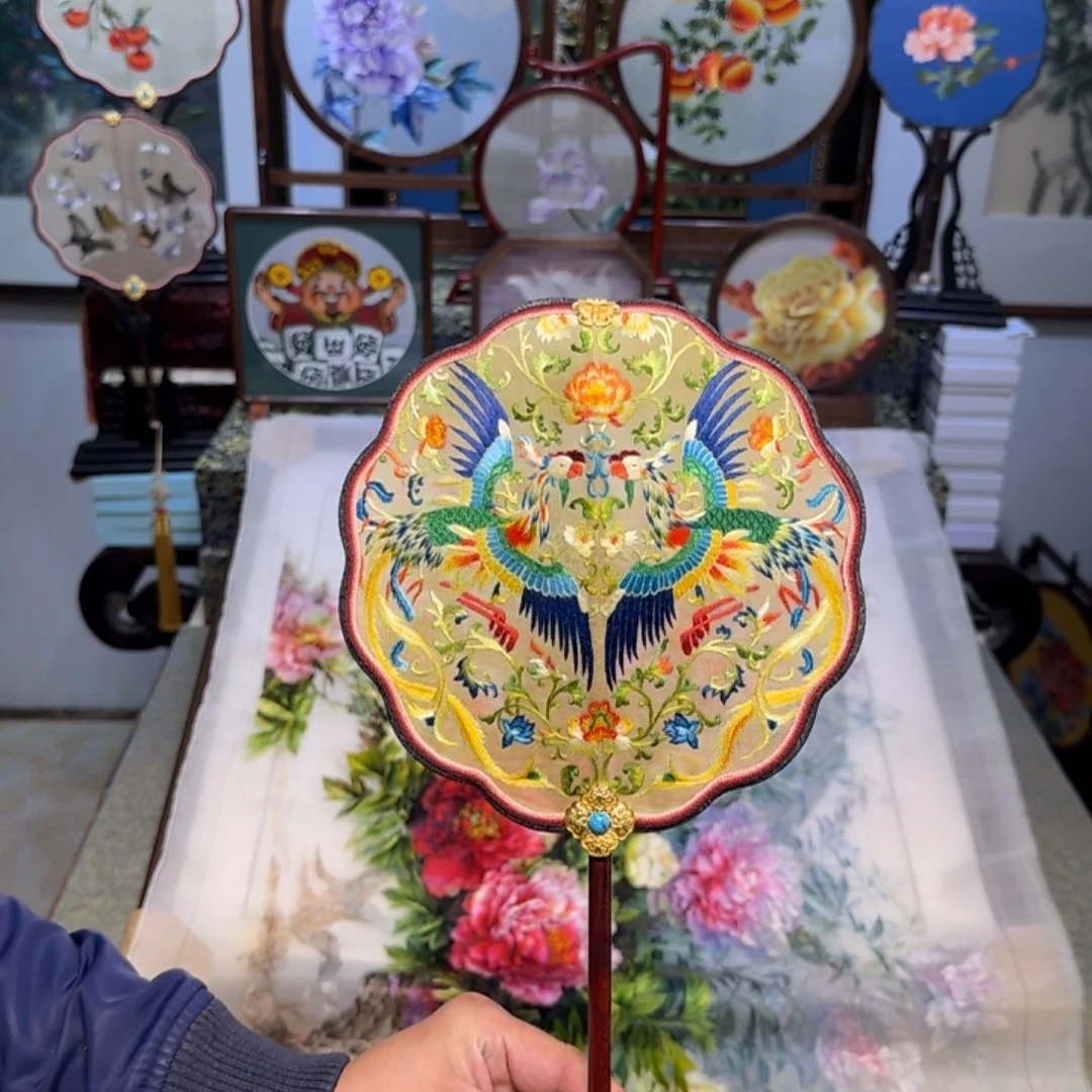 刺绣比****伦刺绣工艺精湛