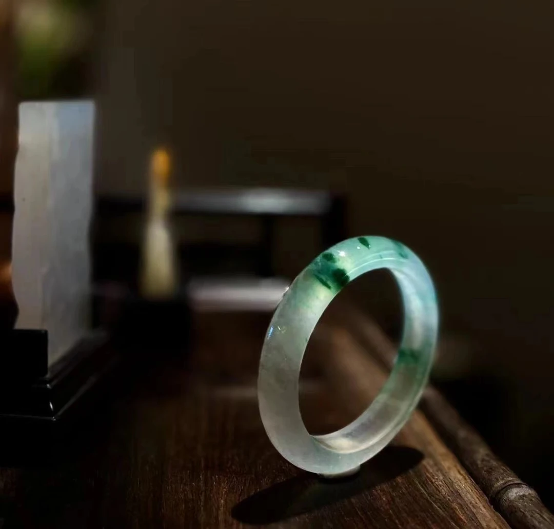 高冰飘绿冰透平安镯灵动高端春镯