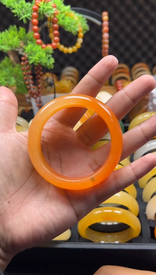 【闪购商品】石英质玉(黄龙玉)手镯未镶嵌手镯