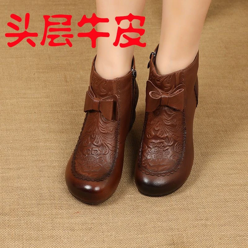 民族风印花靴子女秋冬新款真皮妈妈短靴复古软底中跟时尚加绒棉靴